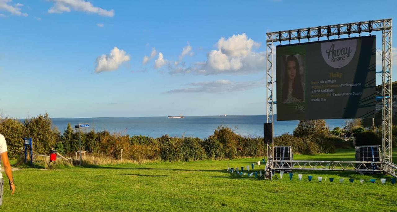 "Trinity" At Whitecliff Bay Isle Of Wight- Yarborough View 4 Hotel Bembridge Exterior photo