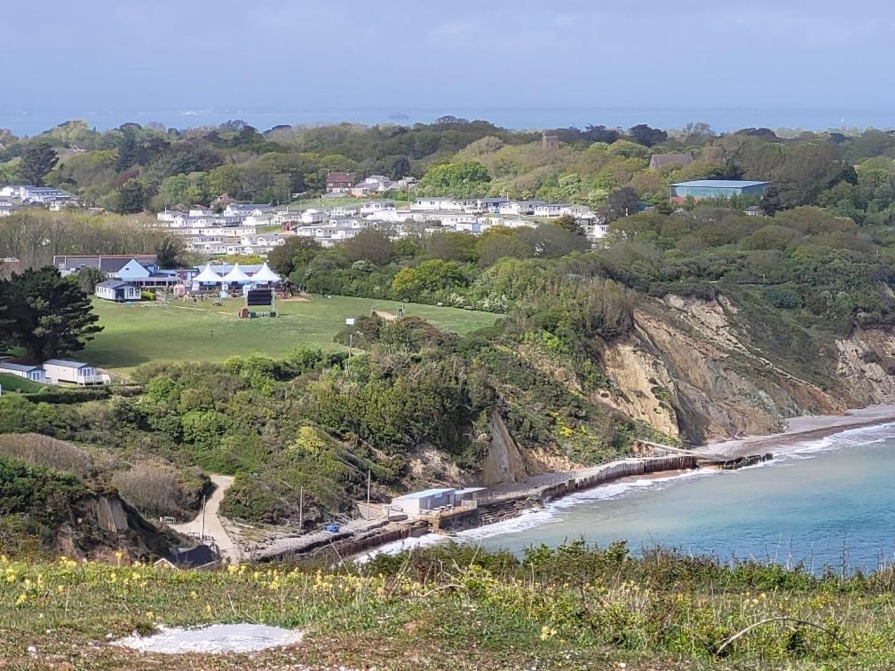 "Trinity" At Whitecliff Bay Isle Of Wight- Yarborough View 4 Hotel Bembridge Exterior photo